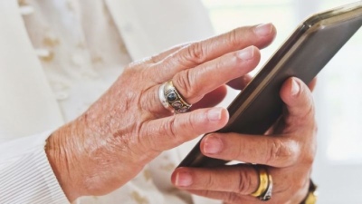 10 mẹo giúp người lớn tuổi sử dụng iPhone dễ dàng hơn