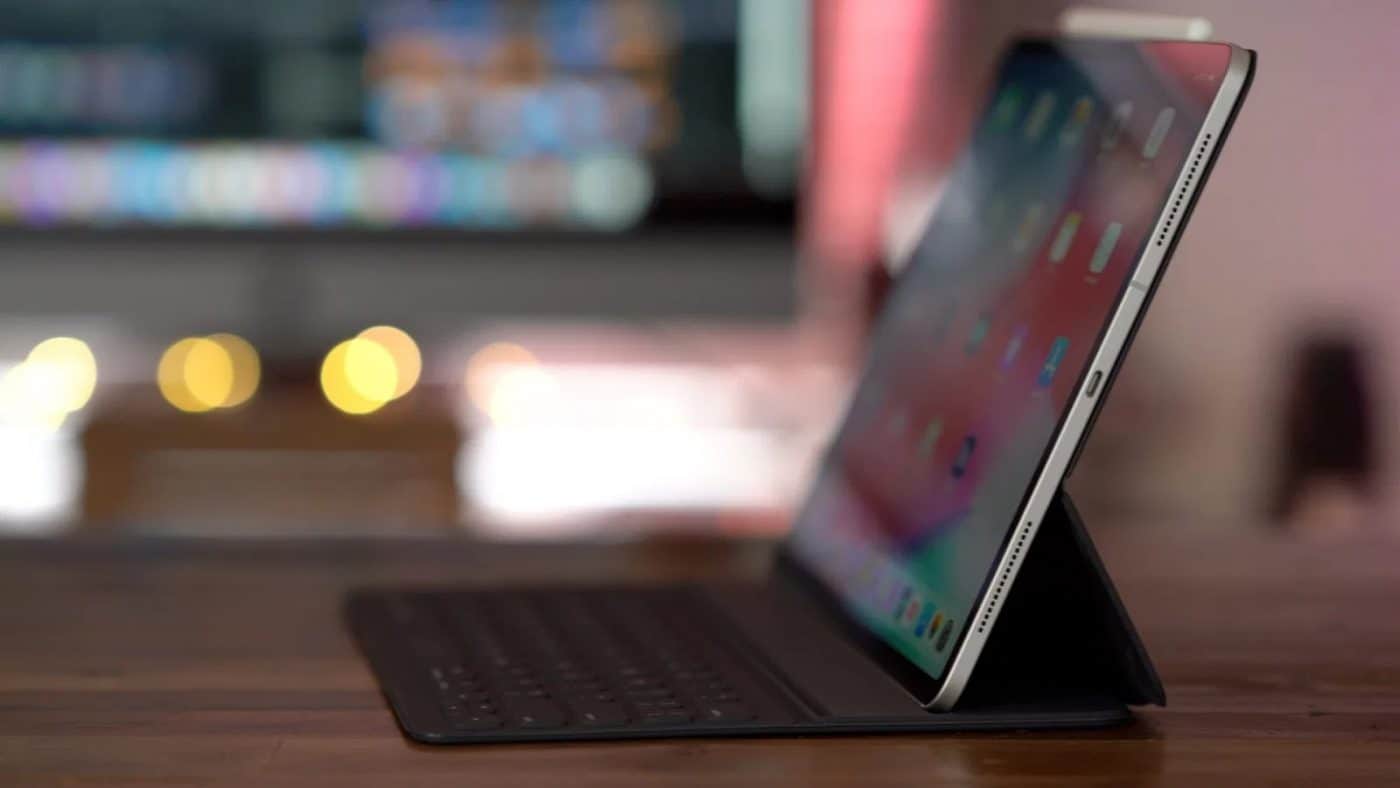Smart Keyboard Folio - Chiếc bàn phím hô biến iPad Pro thành laptop có gì đặc biệt?
