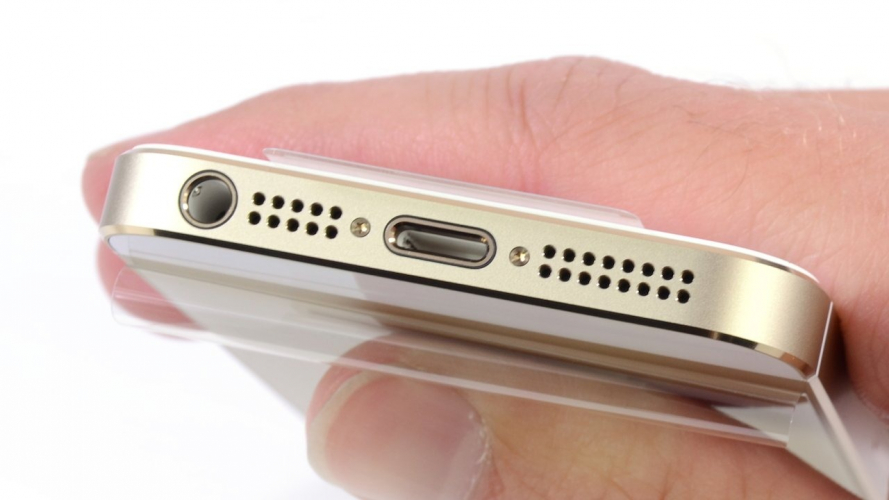 7 năm nhìn lại, ta mới thấy Apple đã đúng khi loại bỏ giắc cắm tai nghe 3,5 mm