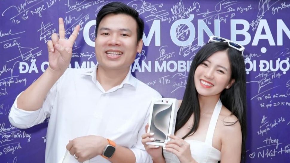 Diễn viên Thanh Nhàn tậu iPhone 15 Pro Max 1TB tại Minh Tuấn Mobile