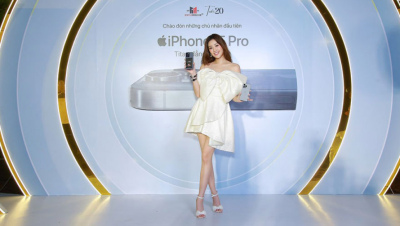 Hoa hậu Khánh Vân sắm luôn 2 iPhone 15 Pro Max bản 512GB