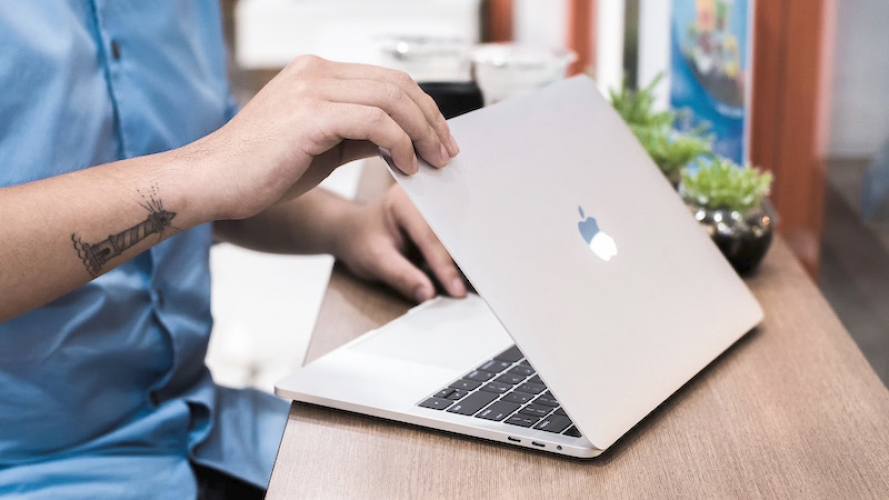 5 cách để MacBook vẫn phát nhạc ngay cả khi gập xuống, bạn đã biết chưa?