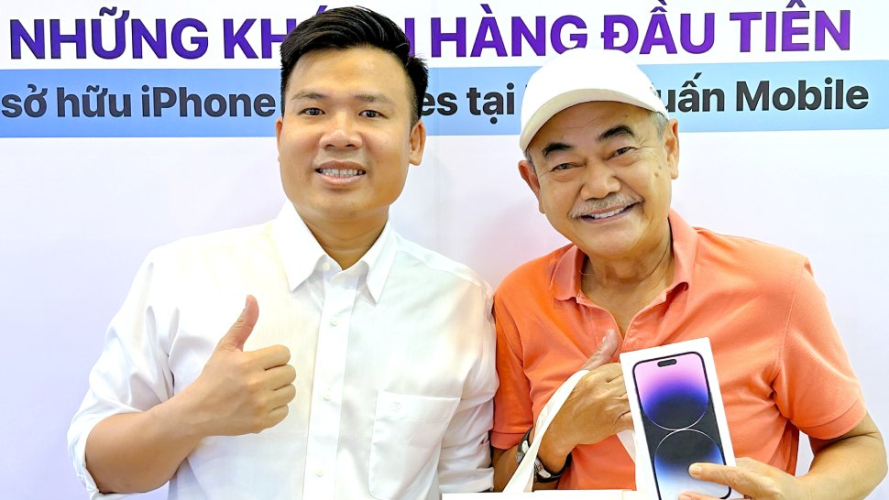 NSND Việt Anh bắt nhịp xu hướng công nghệ tậu iPhone 14 Pro Max