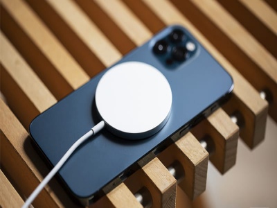 Apple xác nhận lỗi và đang khắc phục sự cố sạc không dây trên iPhone 12 Series