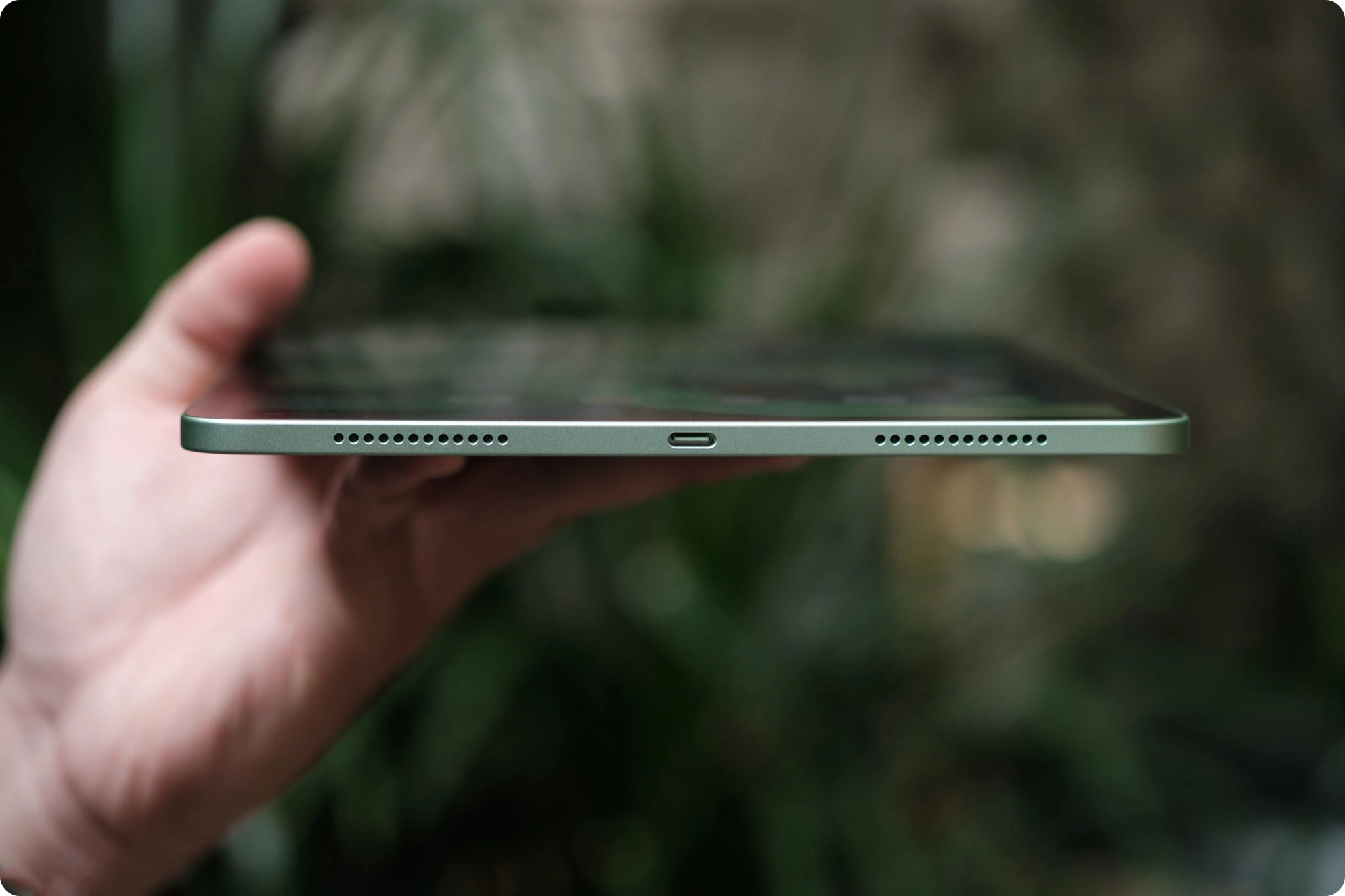iPad Air 5 64GB Wifi cổng USB-C cũng cho khả năng truyền dữ liệu nhanh hơn gấp 2 lần