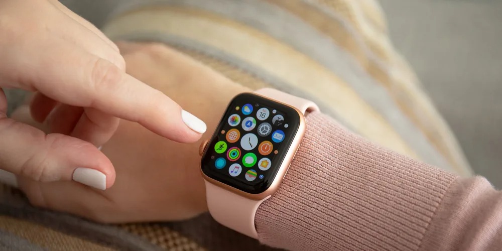 Apple Watch SE nhận các thông báo từ điện thoại