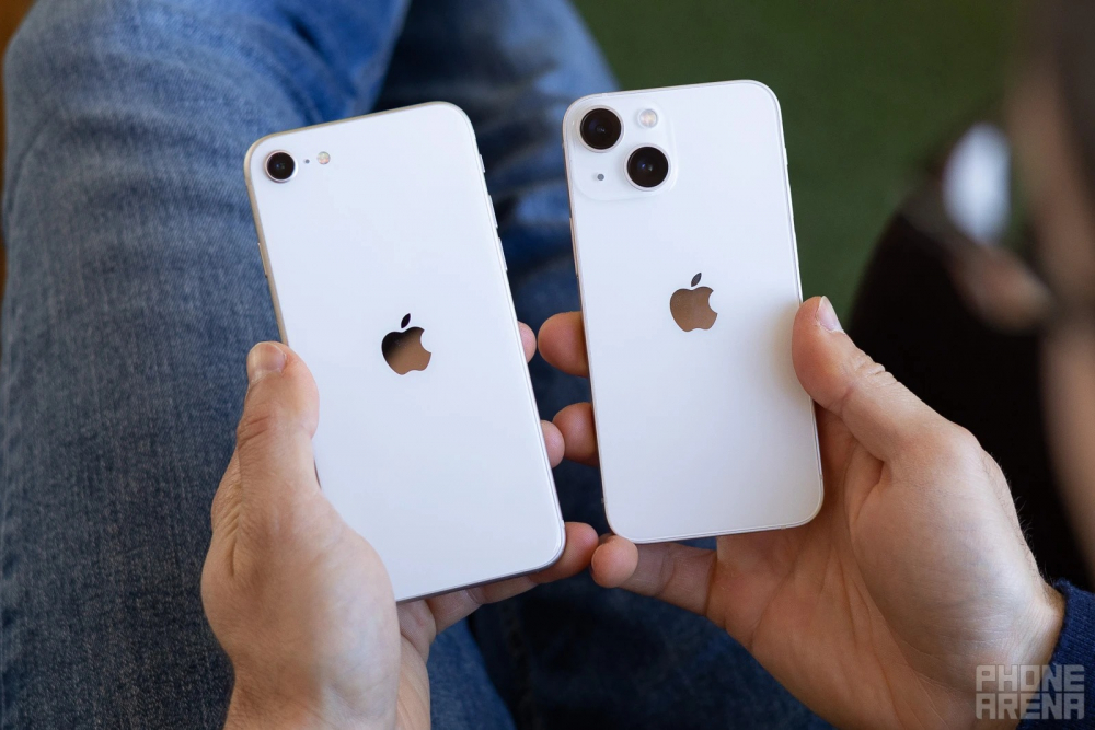 iPhone SE vs iPhone mini