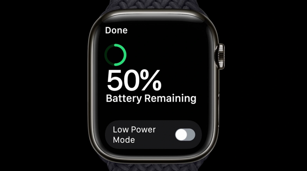 Một trong những điều được lưu tâm nhất với đồng hồ thông minh chính là pin dùng. Ở phiên bản này, Apple cũng đã có những cải tiến về pin khi dùng ở chế độ nguồn điện thấp, Apple Watch Series 8 có thể kéo dài đến 36 giờ đồng hồ. Trường hợp dùng liên tục có thể lên đến 18 giờ. Điều này giúp bạn có thể thoải mái sử dụng ở bên ngoài lâu hơn, hạn chế sạc quá nhiều lần.