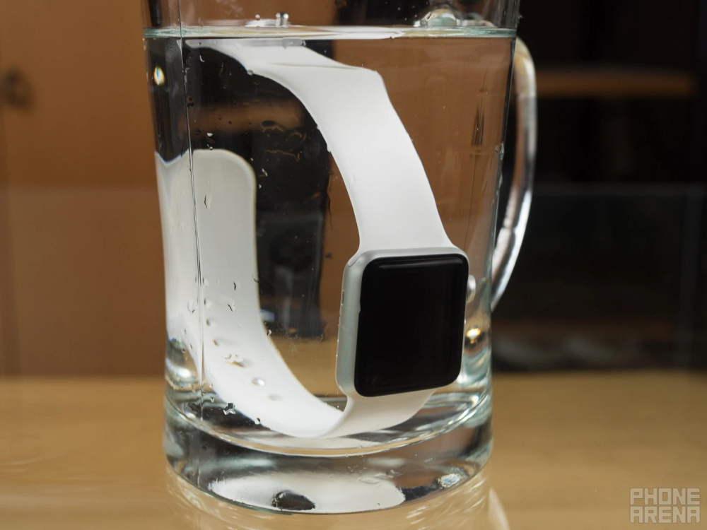 Tất tần tật về khả năng chống nước trên đồng hồ thông minh mà bạn cần biết
