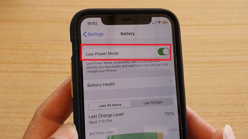 Chế độ Nguồn điện thấp có thể gây màn hình iPhone tự động giảm độ sáng (mờ đi) 