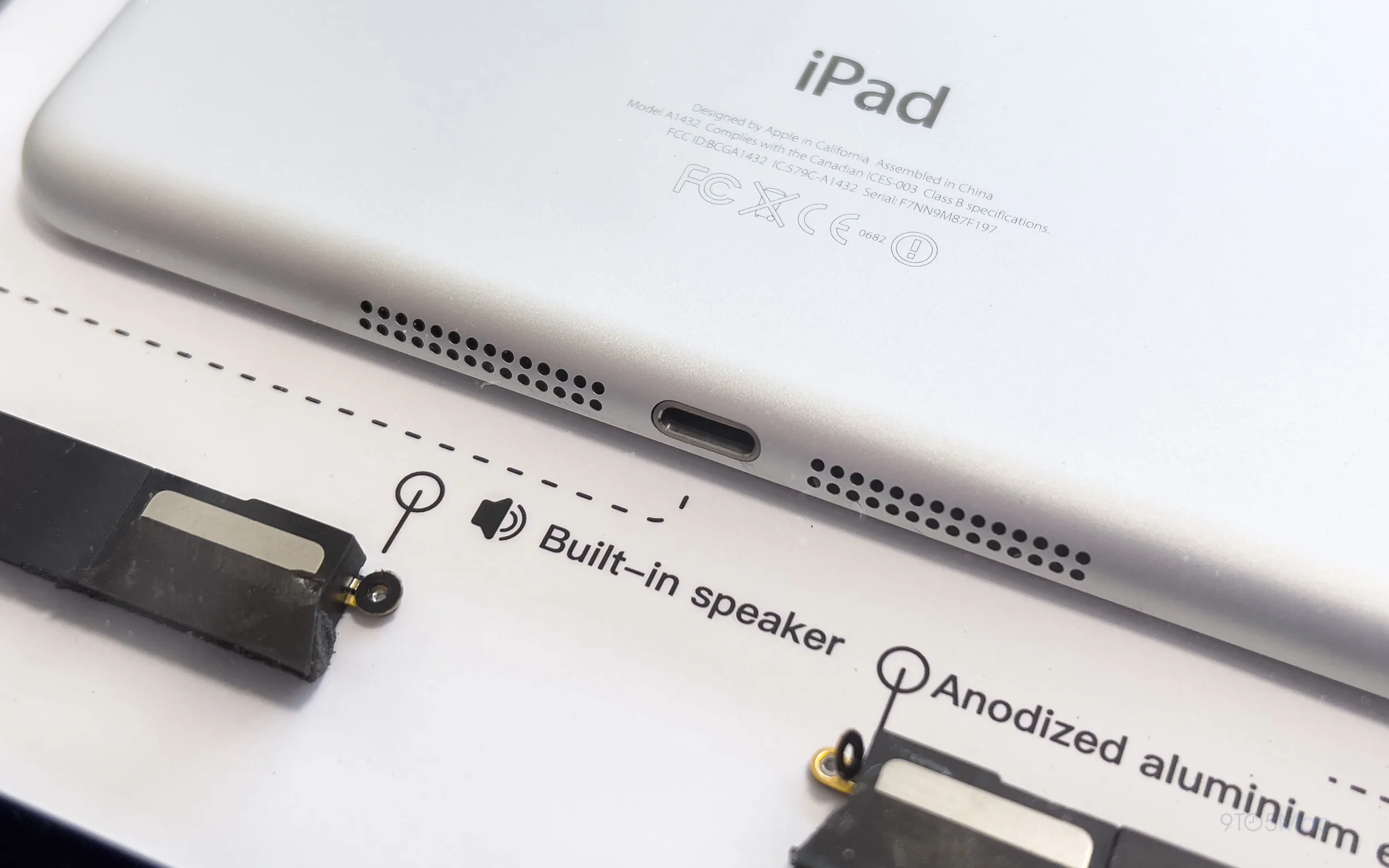 iPad mini thế hệ đầu tiên được GRID tháo rời và đóng khung