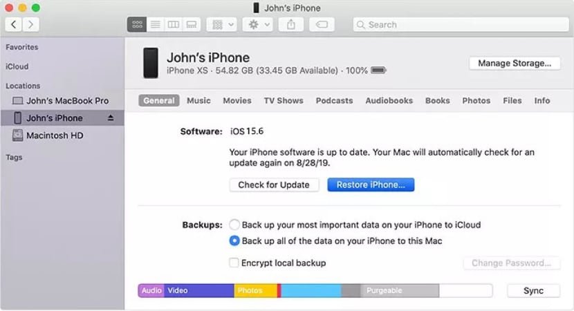 Khôi phục iPhone của bạn bằng iTunes hoặc Finder sau khi quay lại iOS 15.