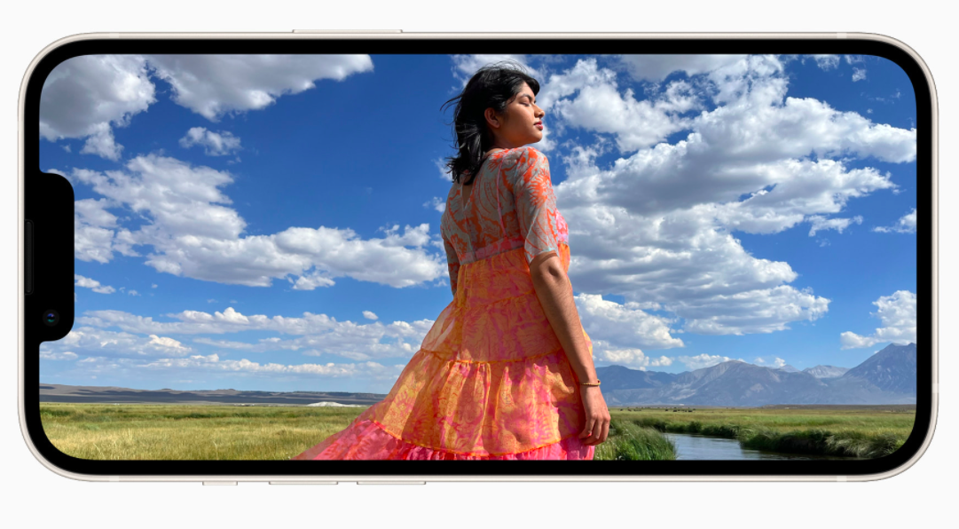  iPhone 13 512 GB chính hãng VN/A hiển thị hình ảnh sống động, tươi tắn
