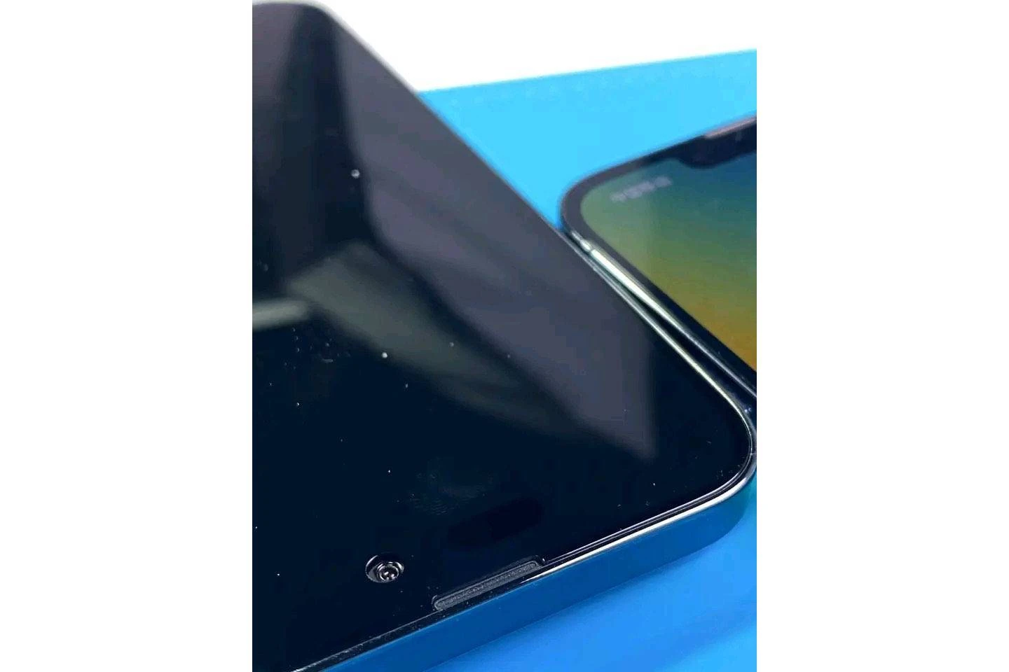 iPhone 14 Pro Max sẽ có hình viên thuốc và lỗ khoét thay vì notch