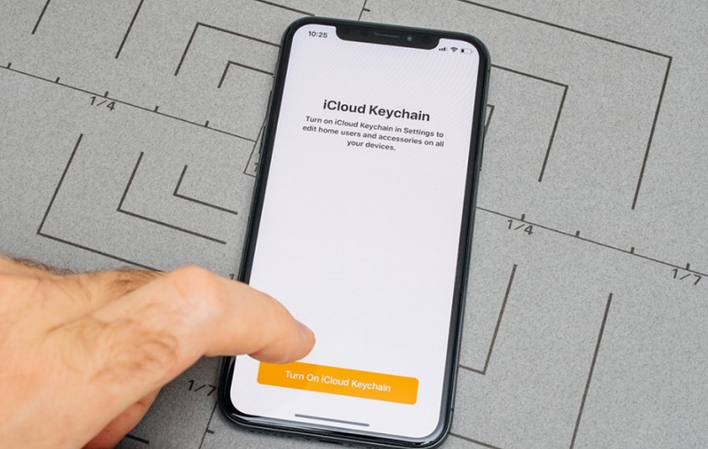 Cách iPhone theo dõi mật khẩu mà bạn lưu trên điện thoại qua iCloud Keychain