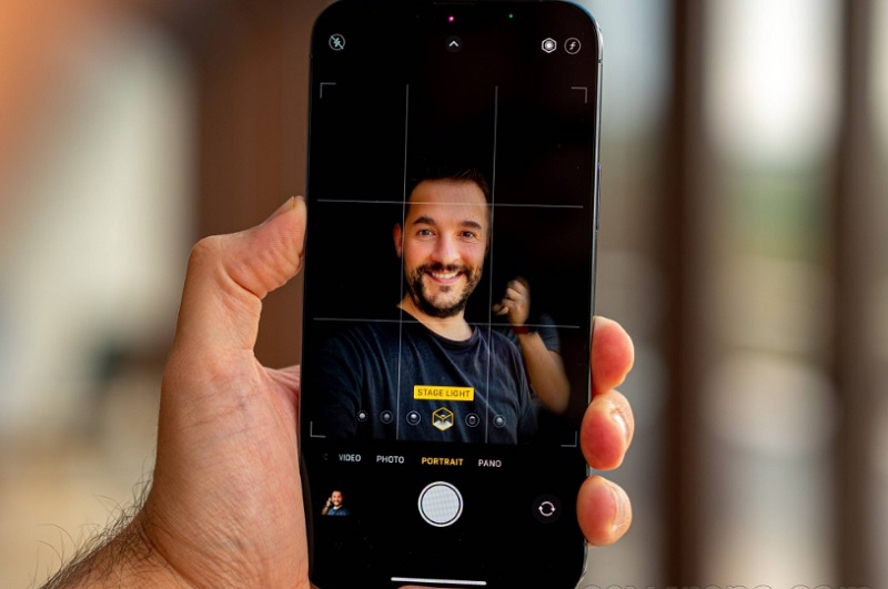 Chụp ảnh selfie camera trước iPhone