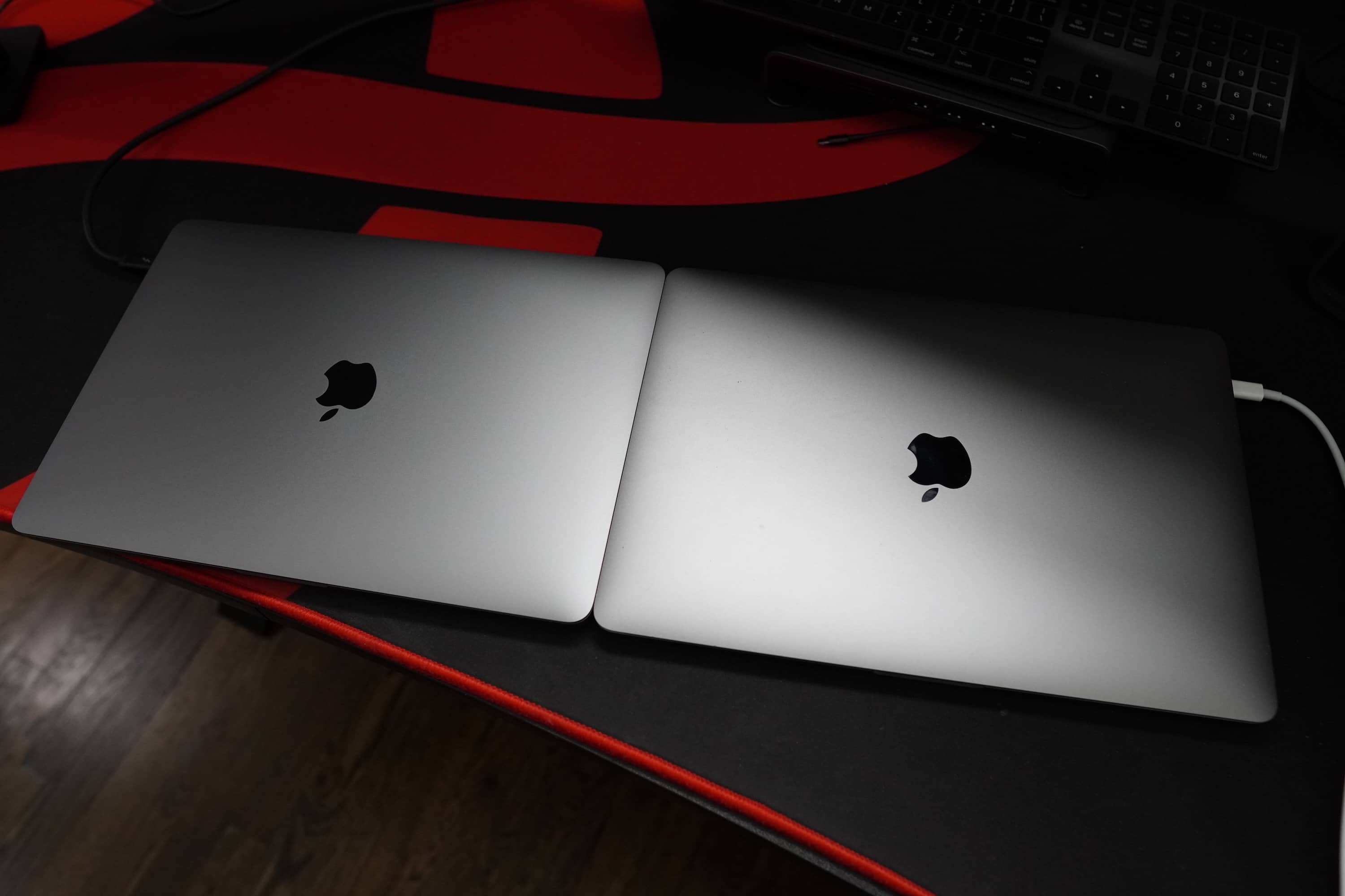 MacBook Pro nhìn chung rất khó phân biệt các thế hệ máy từ bên ngoài