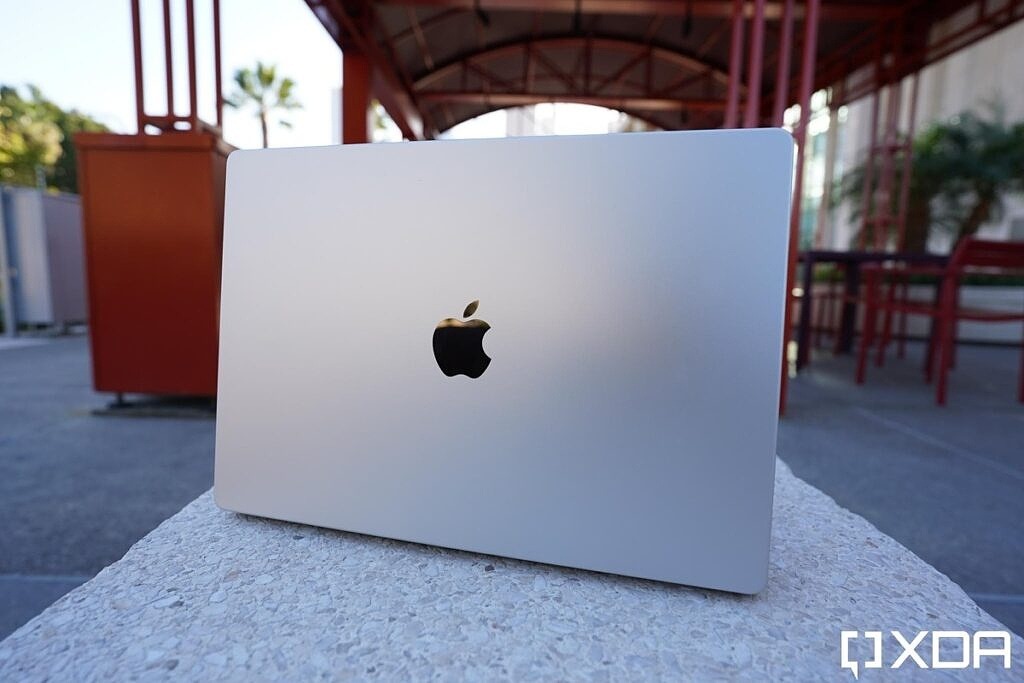 MacBook Air 13 inch M2 và MacBook Pro 14 inch M1 Pro/M1 Max: Máy tính xách tay nào phù hợp hơn với bạn?