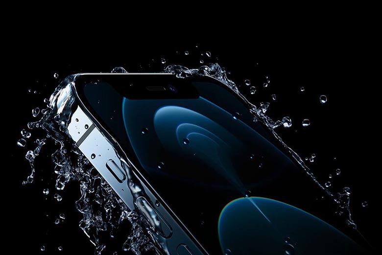 iPhone 13 Series chống nước, kháng bụi với tiêu chuẩn IP68