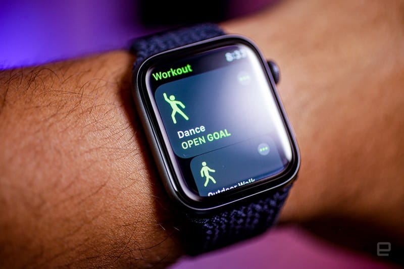 Apple Watch SE với nhiều chế độ thể thao